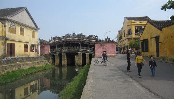 Hoi An Ancient Town Day Tour from Tien Sa Port